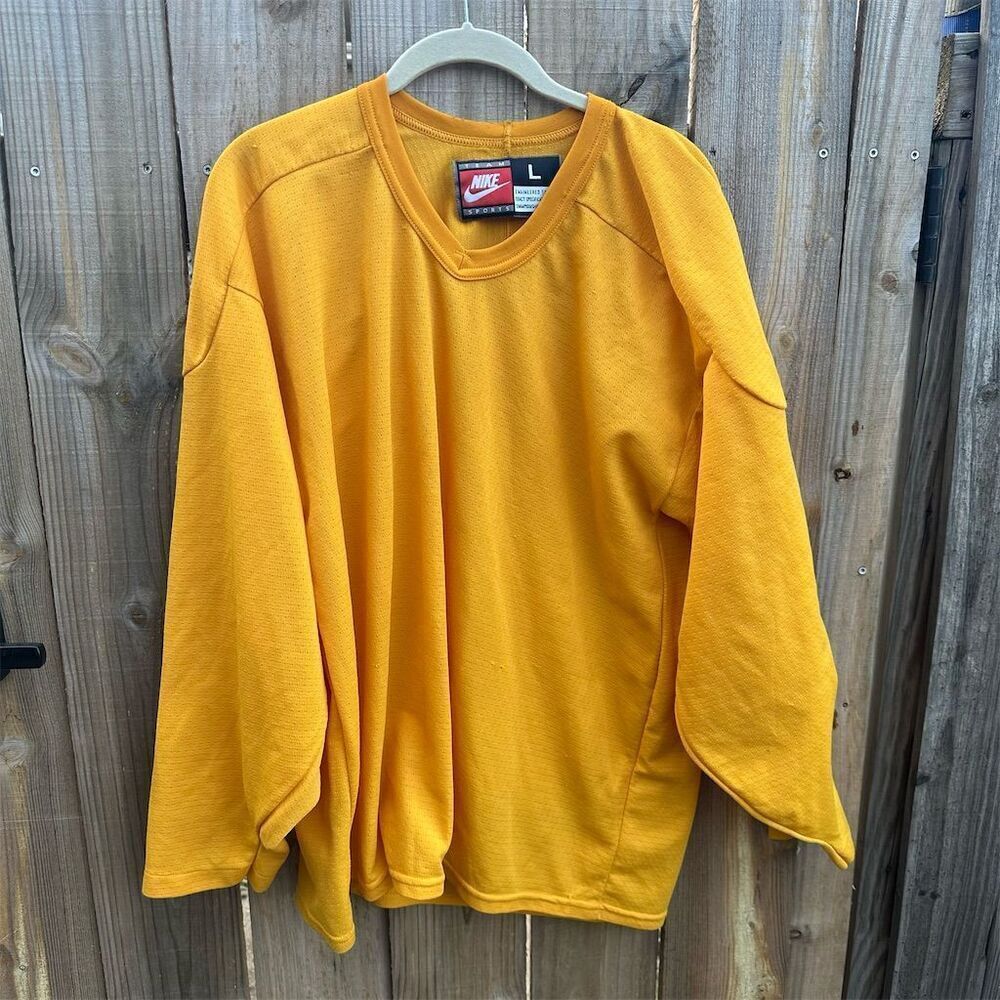 Vintage Nike Men's Long Sleeve Yellow T-Shirt Size L Sports Activewear